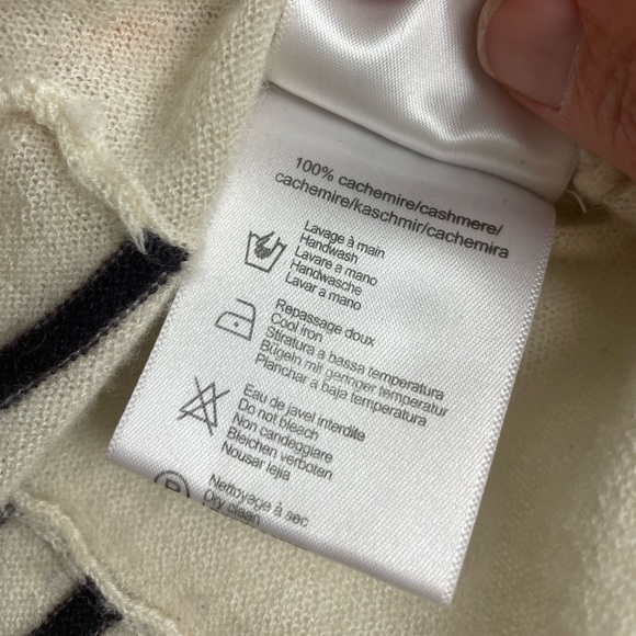 Not Shy Striped Cashmere sweater - Picture 5 of 7